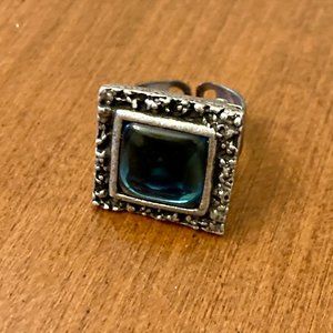 Artisanal ring with a blue stone